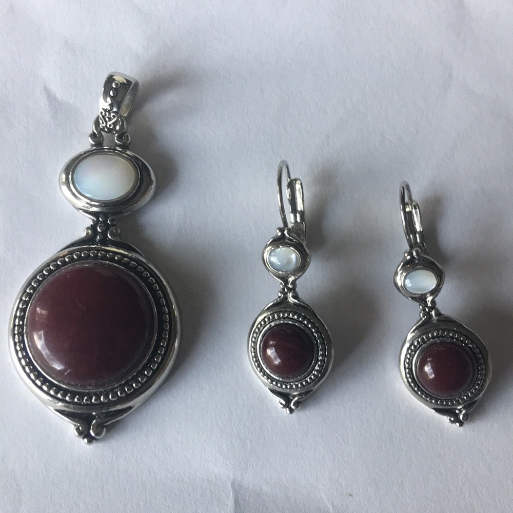 Lia Sophia slide & earring set